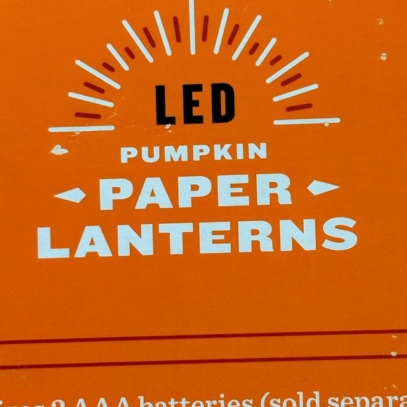 Hyde & EEK 6 LED Pumpkin Paper Lanterns Halloween Pom Wreath Indoor Decorations - Picture 4 of 14